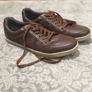 Men’s brown leather causal sneaker
